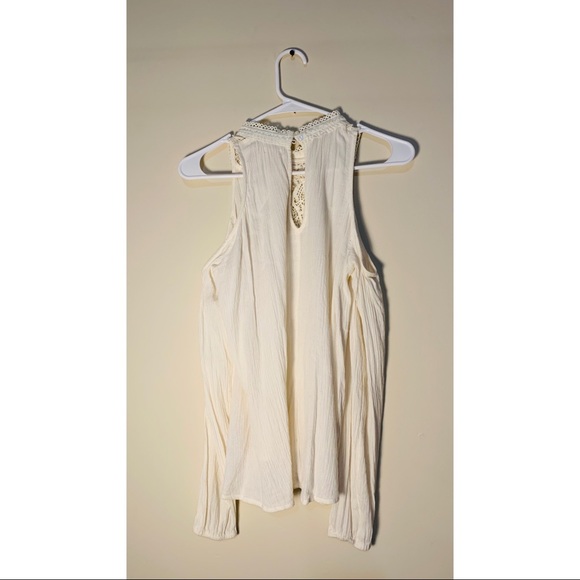 Hollister Blouse - Picture 2 of 3